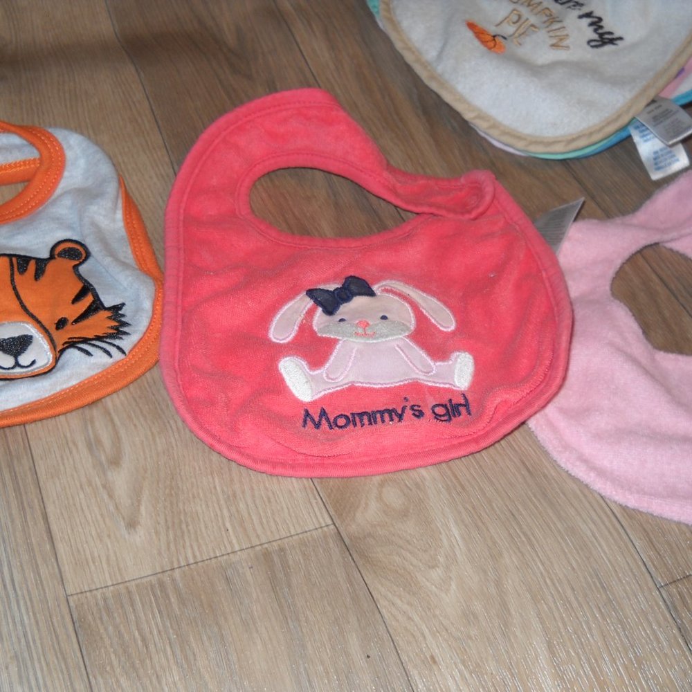 ASSORTMENT INFANT GIRLS BIBS - Picture 3 of 6